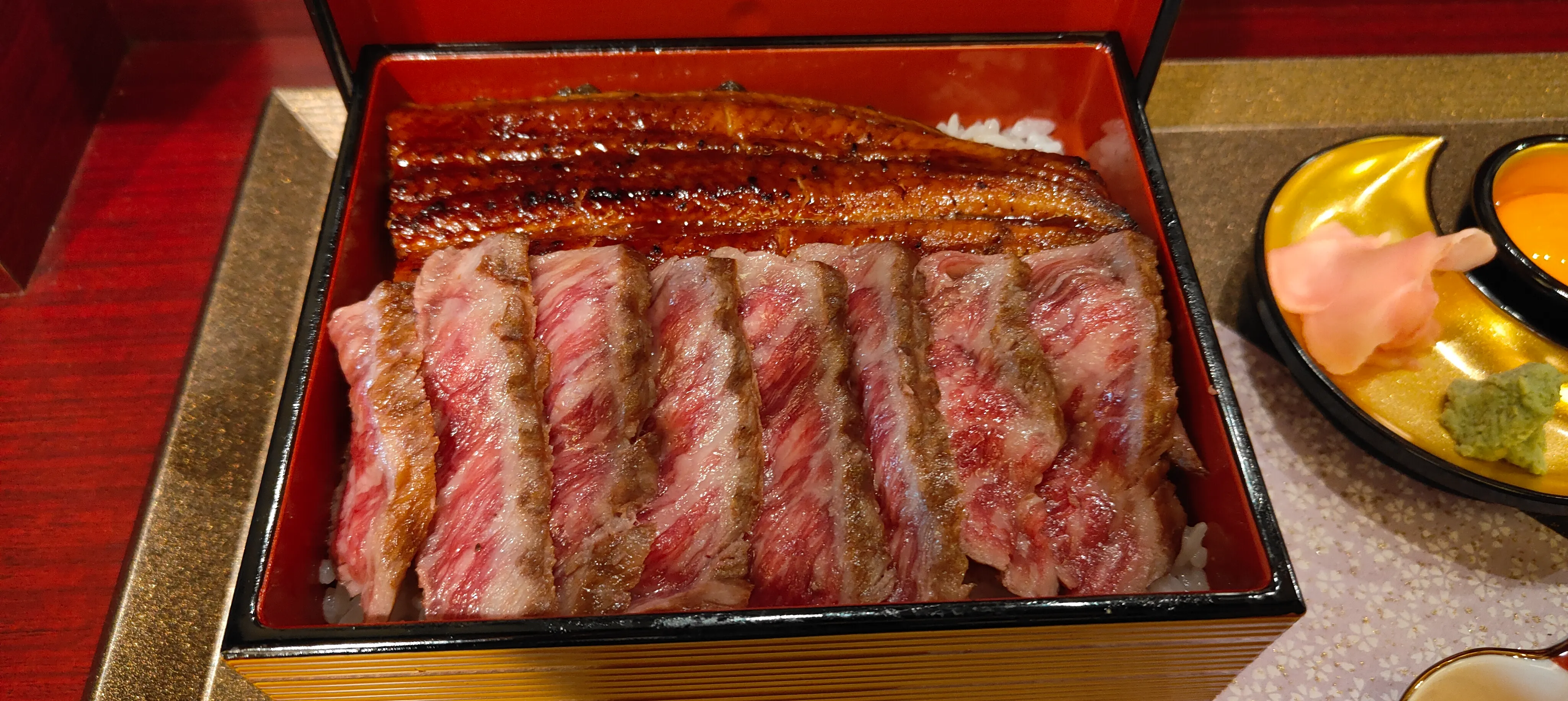 うなステーキ重
